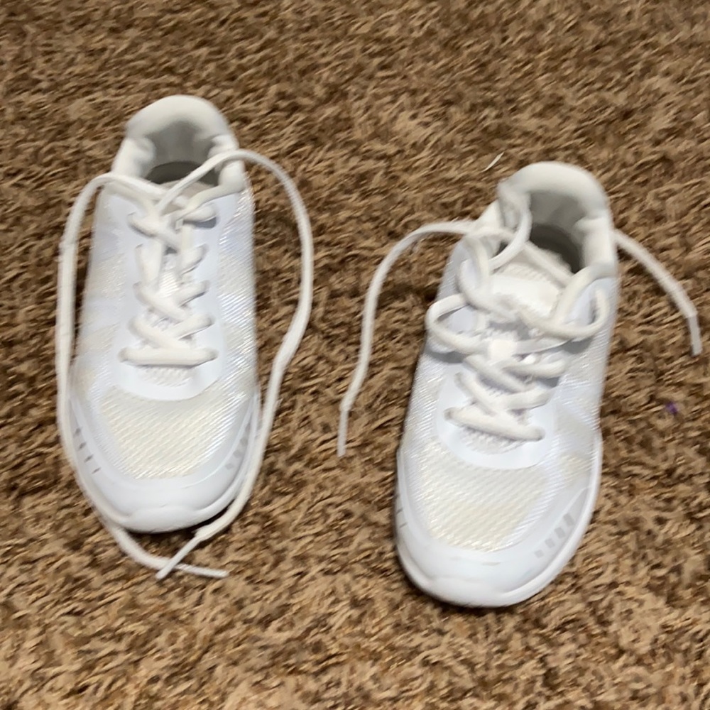 Girls Cheer Shoes size 13.   Great shape.   Flexible sole.